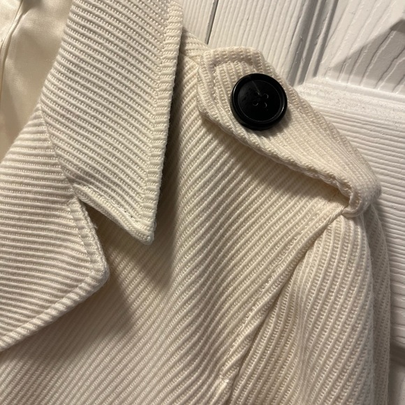 The classic peacoat, perfect color. - Picture 3 of 5